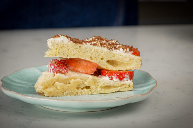 bolo de morangos com chantilly