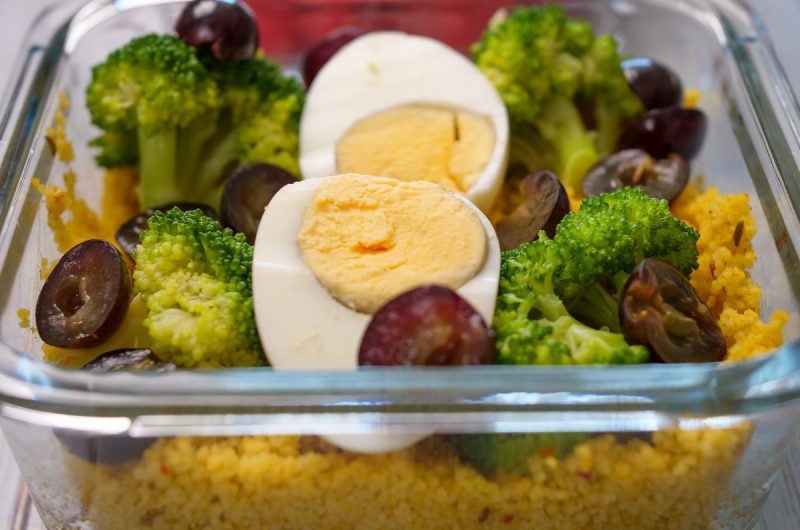 salada de cuscus legumes e uva