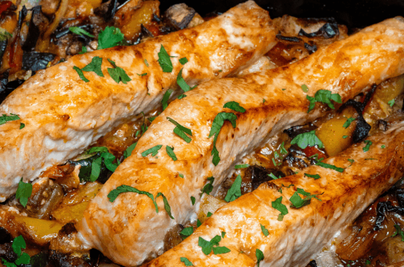 salmão com legumes